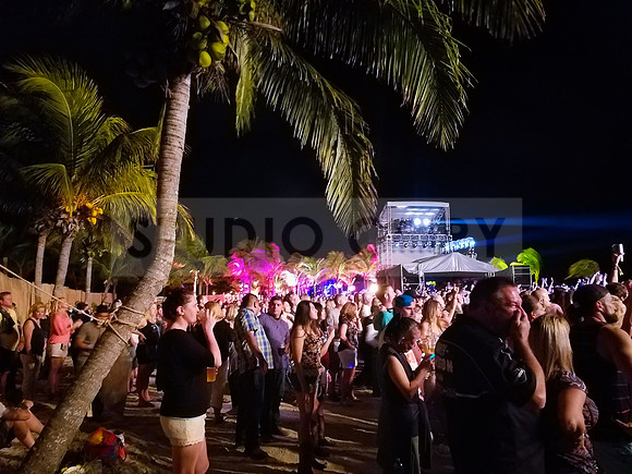 Crash My Playa Mexico